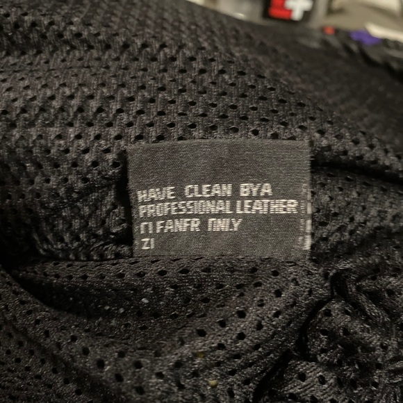 Women’s Vintage Leather Riding Jacket - Picture 12 of 12